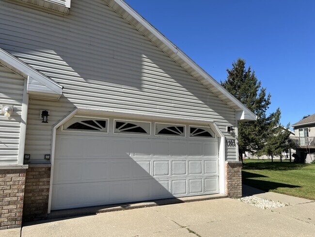 Foto del edificio - 1105 Heritage Ct