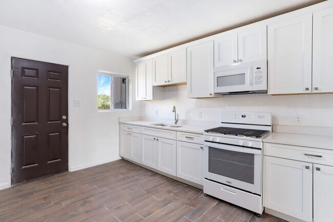 Foto del edificio - 621 S Melendres St