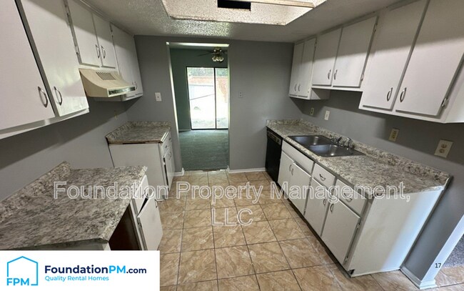 Building Photo - 6429 Kirby Trees Dr