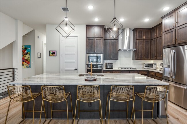 Building Photo - 1053 Manacor Ln