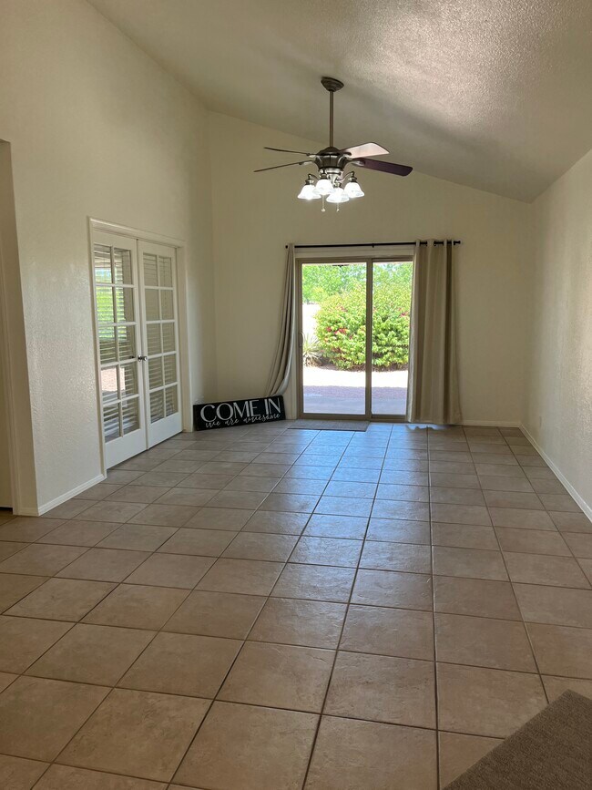 Foto del edificio - 1200 W Boxelder Cir
