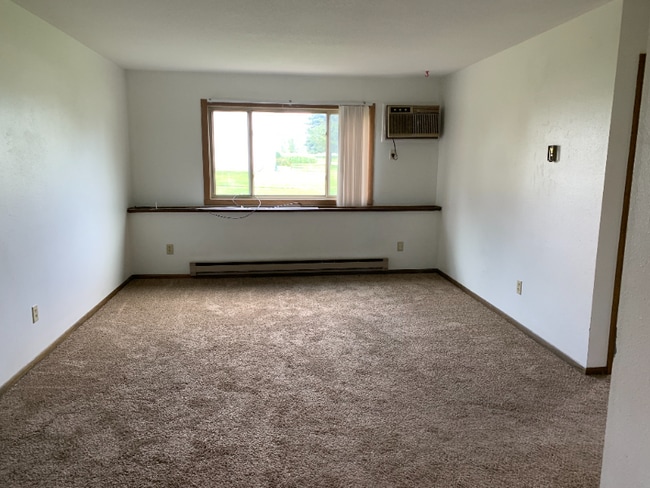 Building Photo - 154 Viking Cir