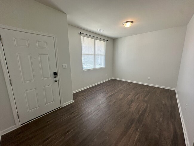 Building Photo - Spacious 4-Bedroom Home – Available Now!
