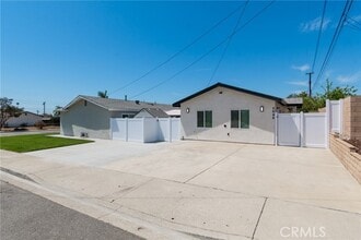 Building Photo - 5646 Deodar St