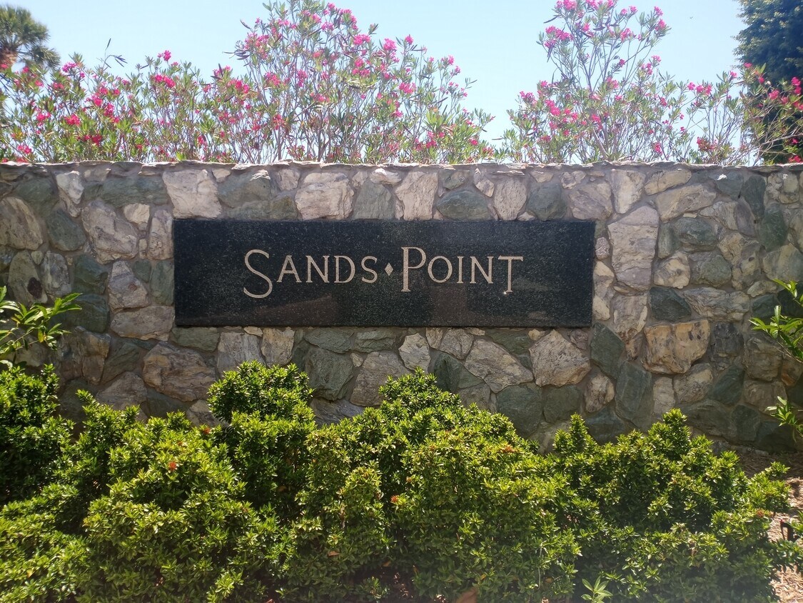 Primary Photo - 100 Sands Point Rd