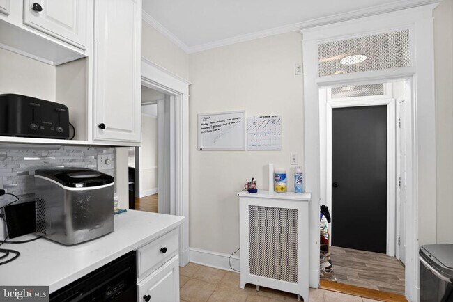 Foto del edificio - 4512 White Ave