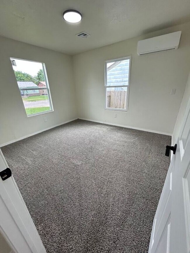 Building Photo - 3 Bedroom Rent to Own Home Available!