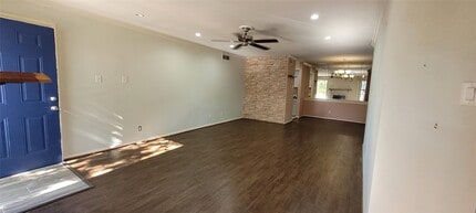 Building Photo - 9700 Leawood Blvd