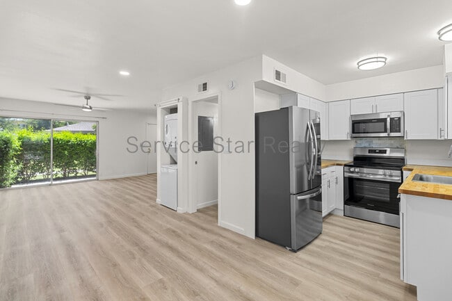 Building Photo - 4610 N 68th St