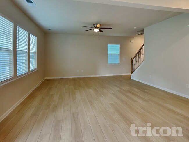 Building Photo - 101 Fennec Dr