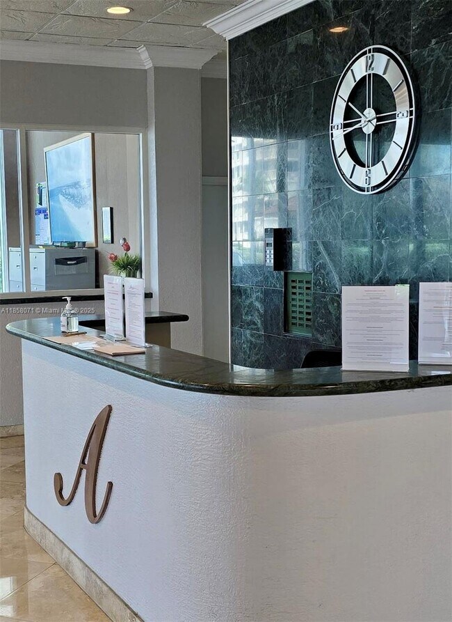 Foto del edificio - 5440 N Ocean Dr