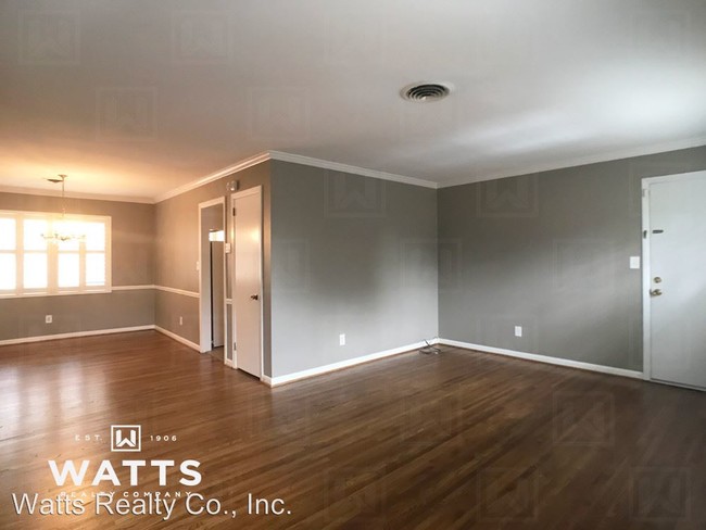 Building Photo - 3748 Country Club Dr S