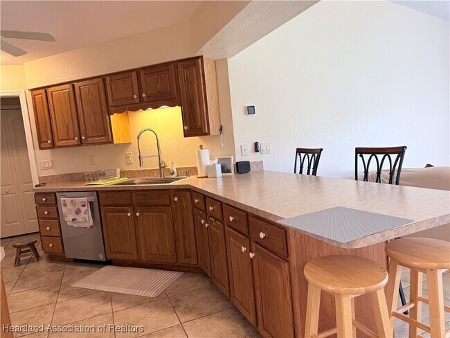 Foto del edificio - 2905 W County Line Rd
