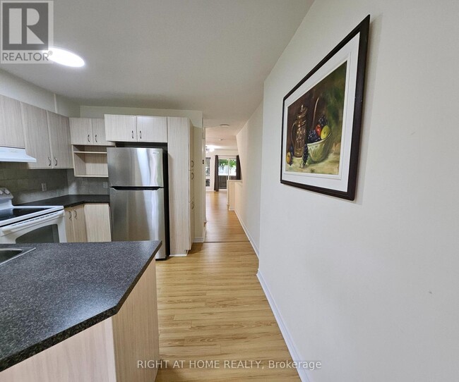 Building Photo - 203 Paseo Private