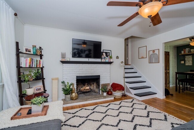 Building Photo - 36 Hathorn Blvd