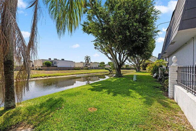 Foto del edificio - 12028 Basin St N