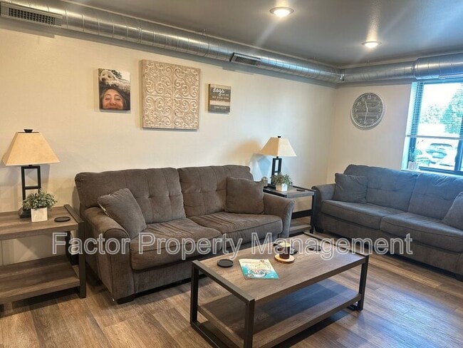 Building Photo - 1111 Range St