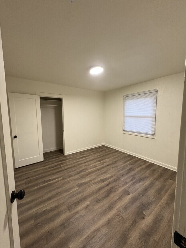 Foto del edificio - 8307 Washington St