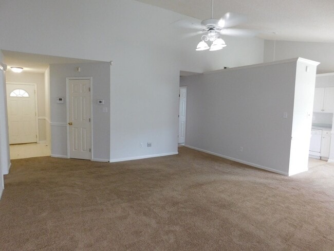 Foto del edificio - 210 Rivershore Dr