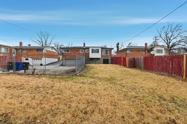 Building Photo - 1152 Burch Ln