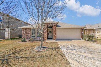 Building Photo - 725 Pinnacle Dr