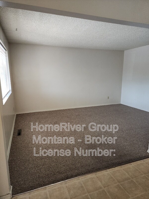 Foto del edificio - 102 Camelot Ct