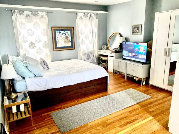 Three bedrooms with a master suite and master bathroom. - 1815 Memphis St