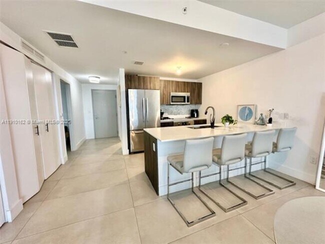 Foto del edificio - 488 NE 18th St