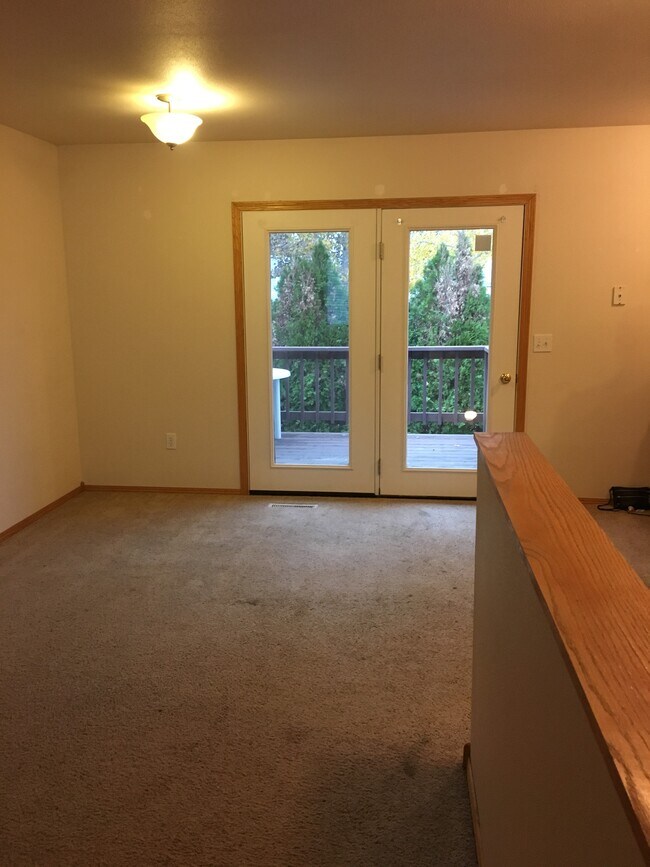 Dining - 1626 Lake Elmo Dr