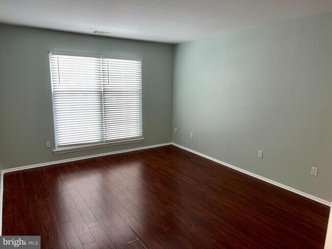 Foto del edificio - 311 Andover Pl