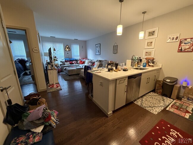 Building Photo - 45 Marion St