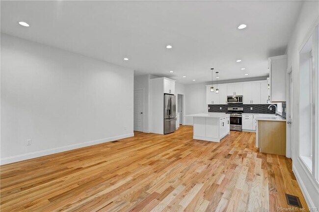 Building Photo - 110 Quarry Rd