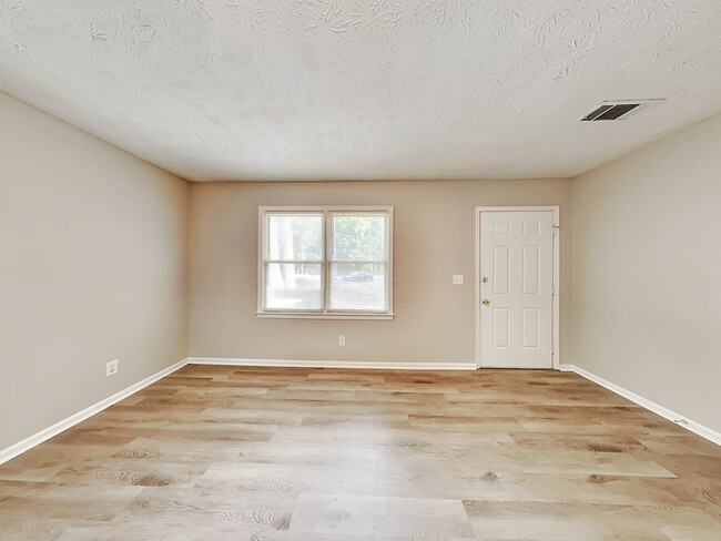 Building Photo - 792 Charleston Ct