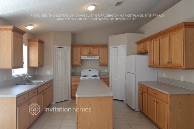 Foto del edificio - 4024 Half Moon Cir