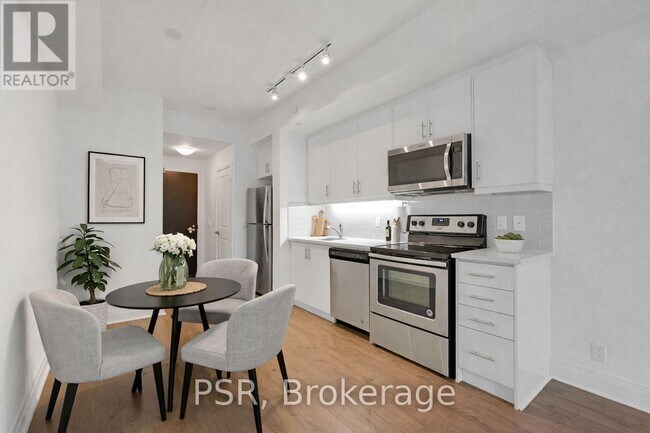 Building Photo - 17 Zorra St