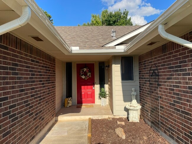 Outside Front Entry - 505 Ramsey St