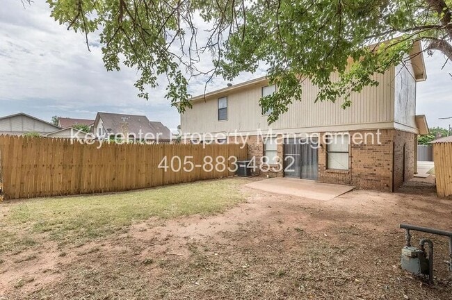 Photo - 9016 - 9020 N Rockwell Dr Apartment