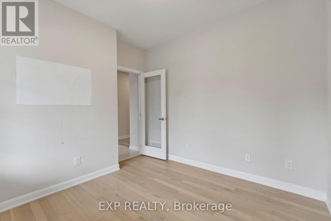 Photo du bâtiment - 181 Lynn Coulter St