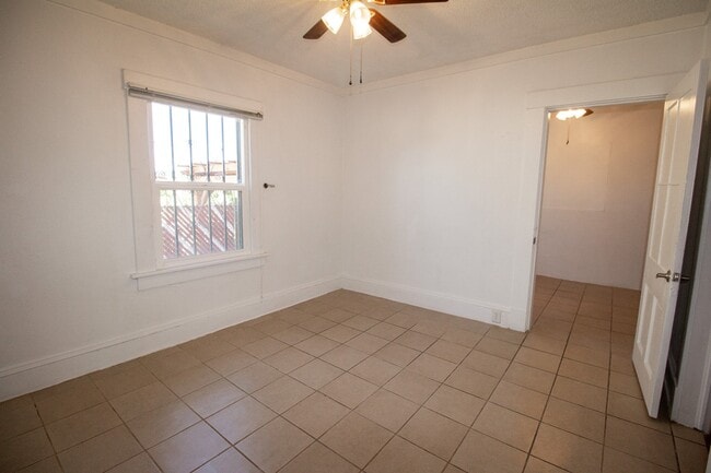 Building Photo - 3510 Porter Ave