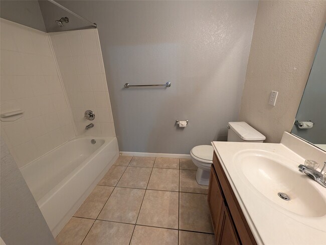 Foto del edificio - 8235 Wooded Terrace Ln