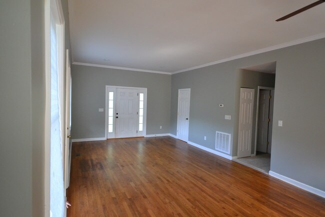 Building Photo - 202 Ciccone Dr