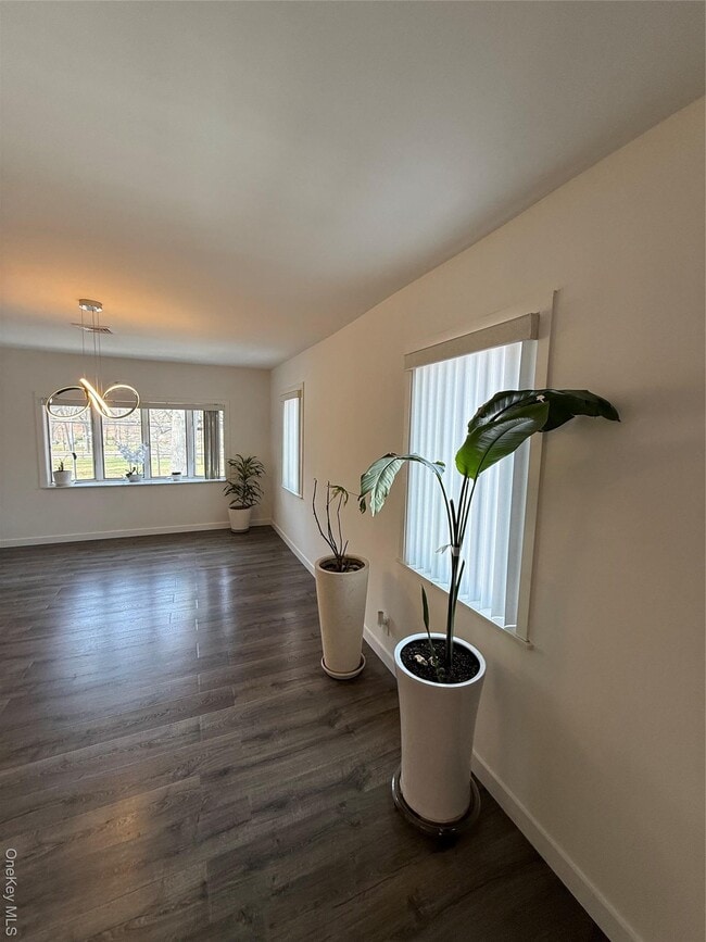 Building Photo - 1090 Pelham Pkwy S