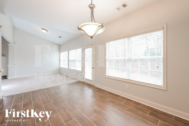 Foto del edificio - 6205 Little Cove Dr