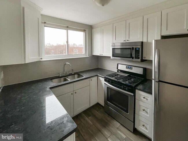 Foto del edificio - 1409 N 76th St