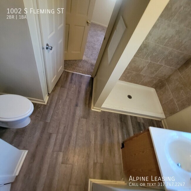 Building Photo - West side 2 Bedroom