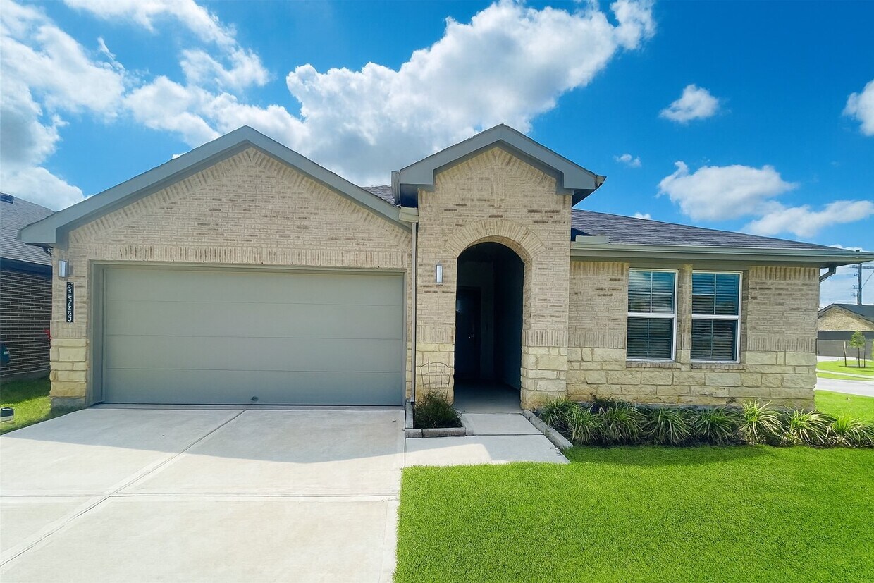 Primary Photo - 30243 Lone Peak Dr