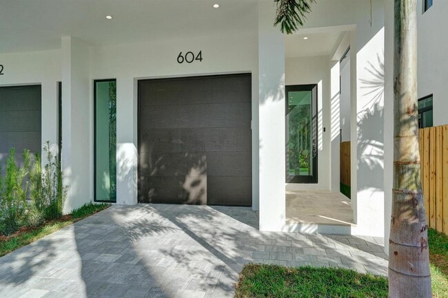 Building Photo - Southwest 7th Avenue, Fort Lauderdale, FL 33315 - 3 BR 3.5 BA townhouse