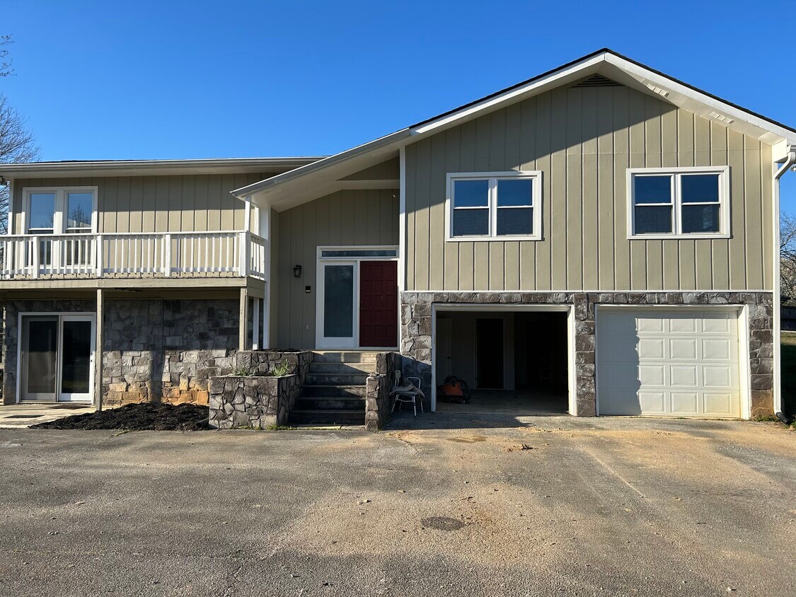 906 Dietz Rd, Ringgold, GA 30736 House Rental in Ringgold, GA