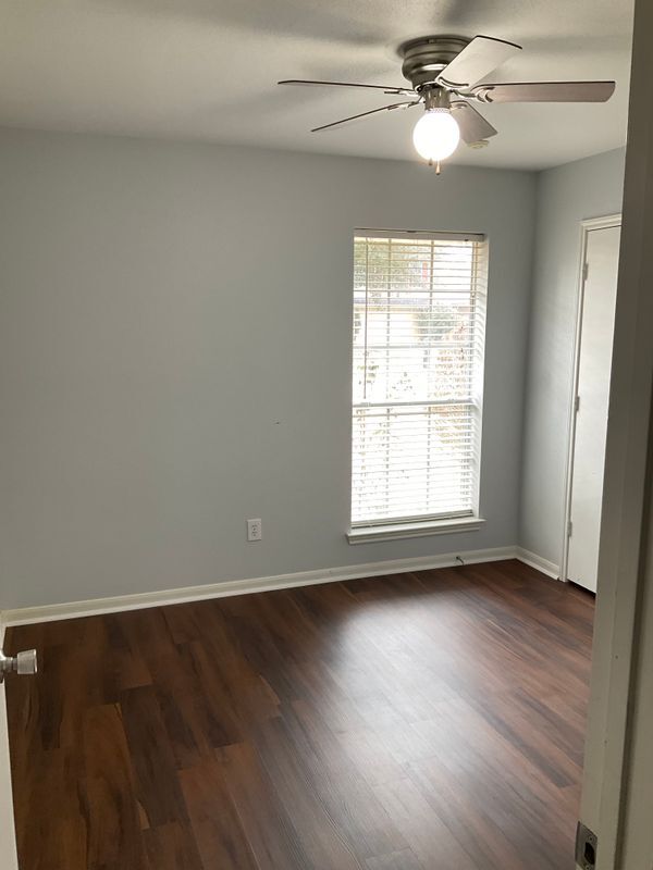 Foto del edificio - 2311 Pine Cone Dr