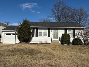 Building Photo - 11015 Golf Crest Dr